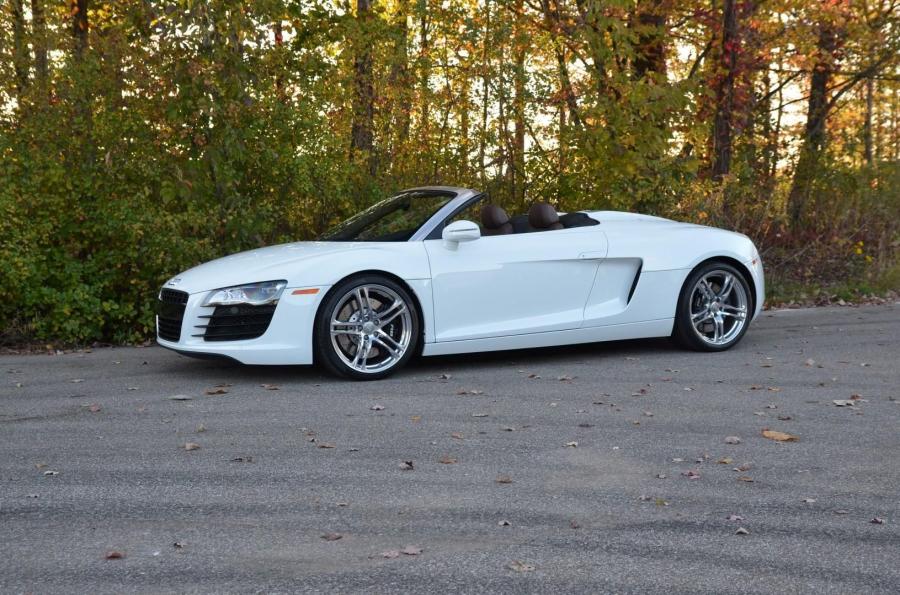  Audi R8 Spyder 2011 года  (NA) (фото 10 из 59)